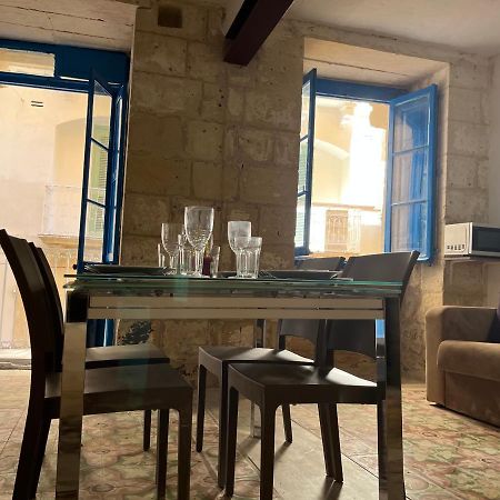 Traditional Townhouse In The Hearth Of Valletta Villa Exterior foto