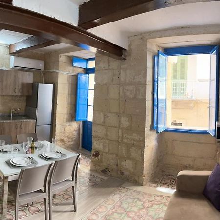 Traditional Townhouse In The Hearth Of Valletta Villa Exterior foto