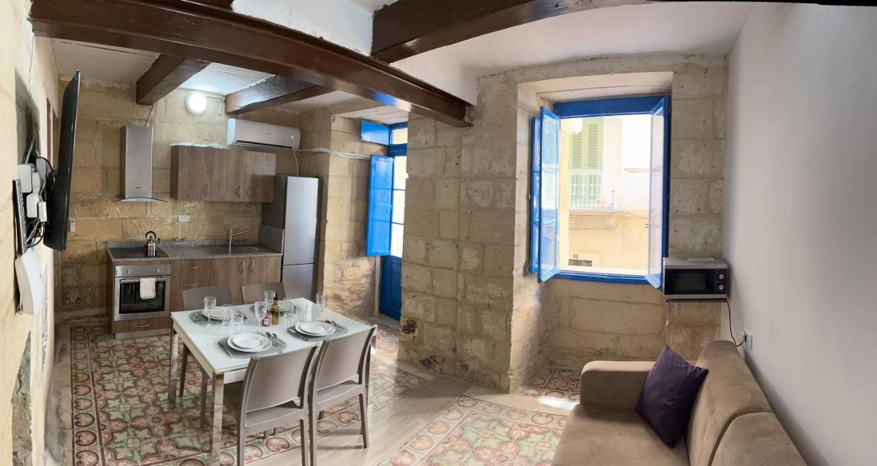 Traditional Townhouse In The Hearth Of Valletta Villa Exterior foto